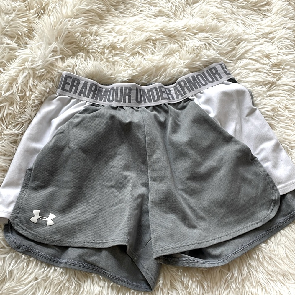 grey under armor athletic shorts